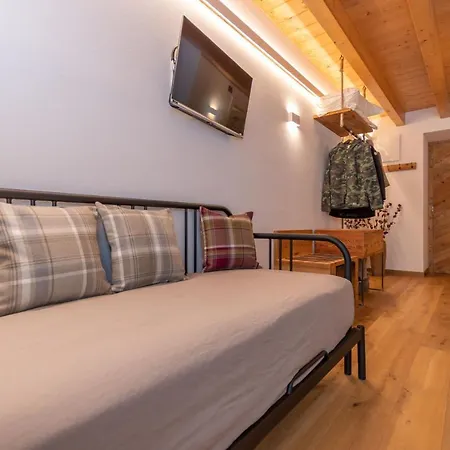 Bed & Breakfast El Lares - L'avez 3*